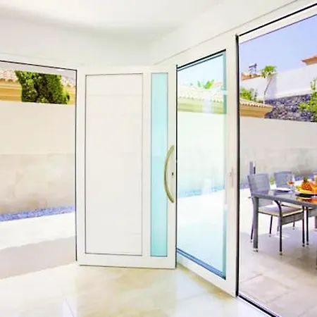4 Bedrooms Villa With City View Private Pool And Jacuzzy At Costa Adeje 2 Km Away From The Beach *