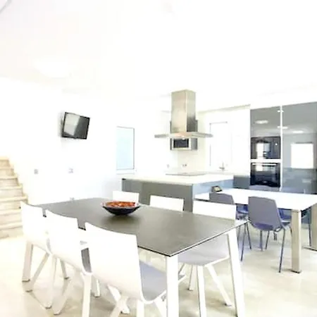 4 Bedrooms Villa With City View Private Pool And Jacuzzy At Costa Adeje 2 Km Away From The Beach Villa