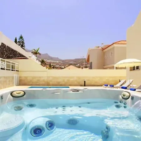 4 Bedrooms Villa With City View Private Pool And Jacuzzy At Costa Adeje 2 Km Away From The Beach
