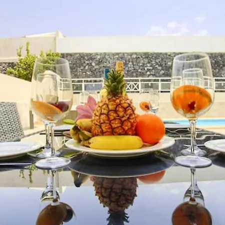 4 Bedrooms Villa With City View Private Pool And Jacuzzy At Costa Adeje 2 Km Away From The Beach *